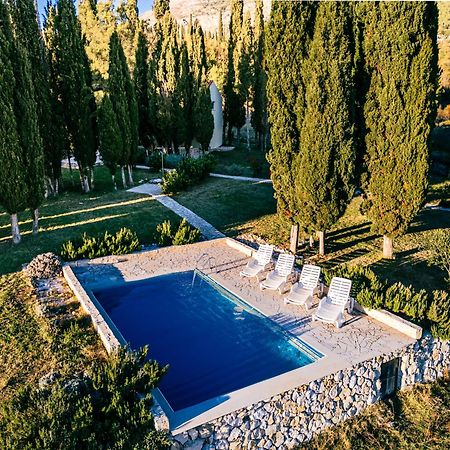 Country House Uros In Nature With Pool Lovorno Exteriér fotografie