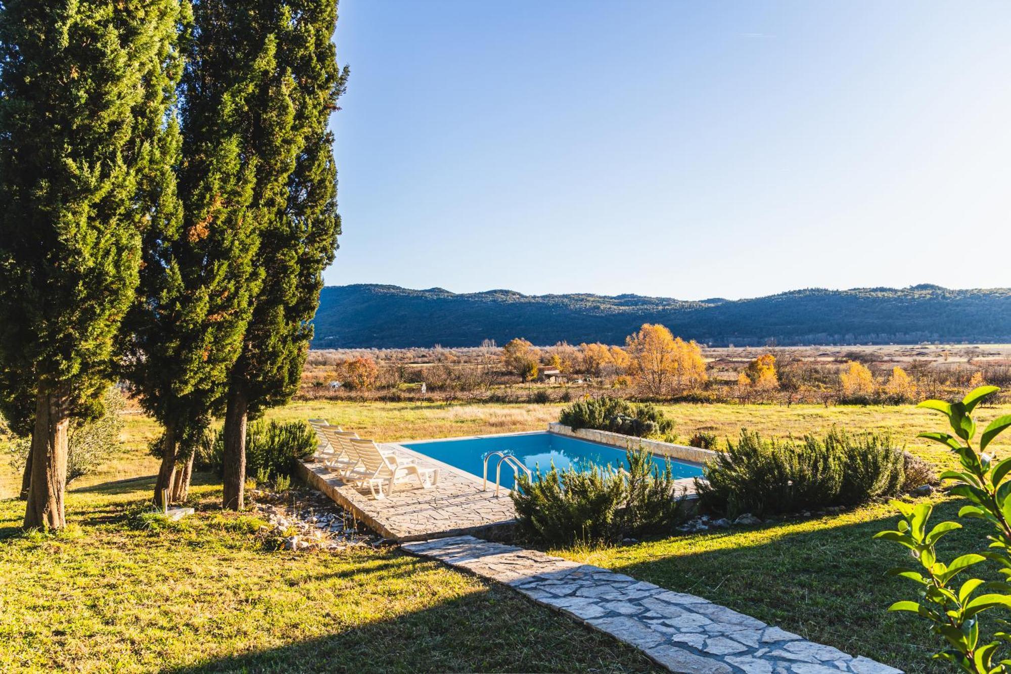 Country House Uros In Nature With Pool Lovorno Exteriér fotografie