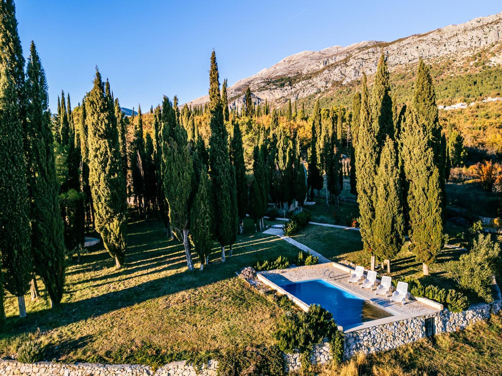 Country House Uros In Nature With Pool Lovorno Exteriér fotografie