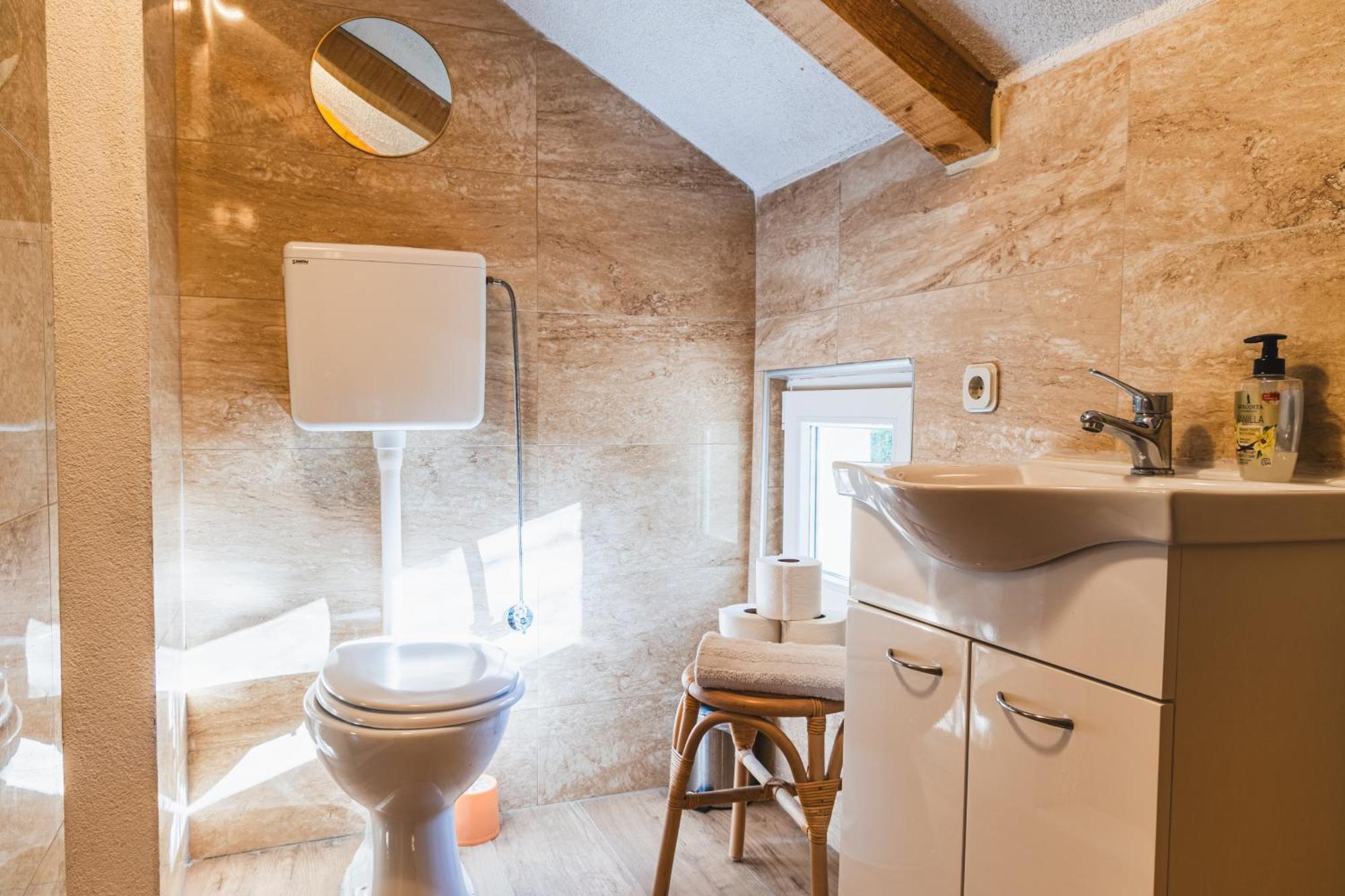 Country House Uros In Nature With Pool Lovorno Exteriér fotografie